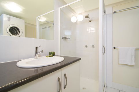 The Port Douglas Queenslander - Accommodation BNB 10