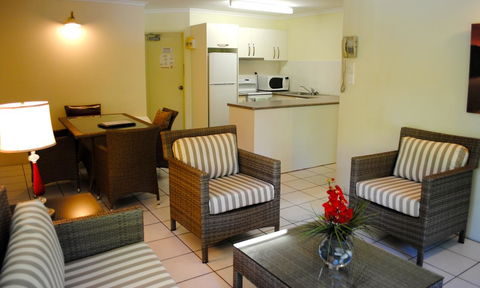 The Port Douglas Queenslander - Accommodation BNB 34