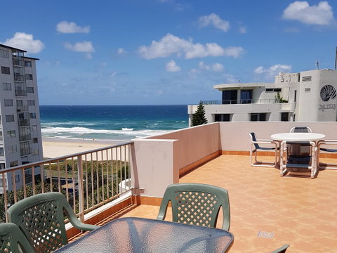 Surfers Chalet - Accommodation BNB 37