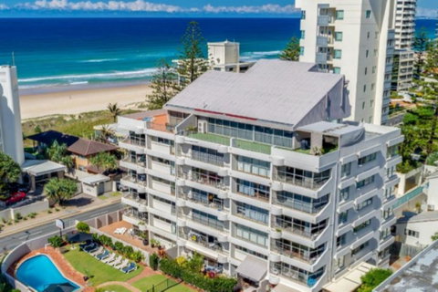 Surfers Chalet - Accommodation BNB 9