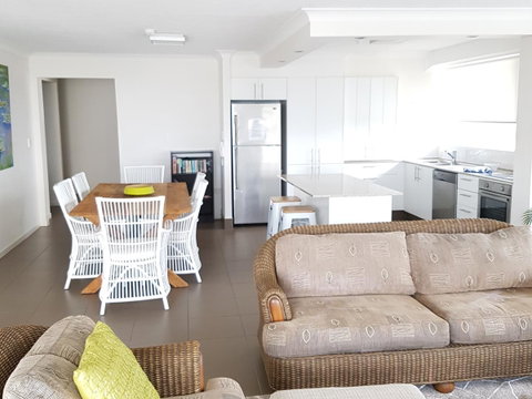 Surfers Chalet - Accommodation BNB 33