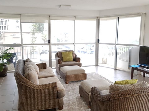 Surfers Chalet - Accommodation BNB 32