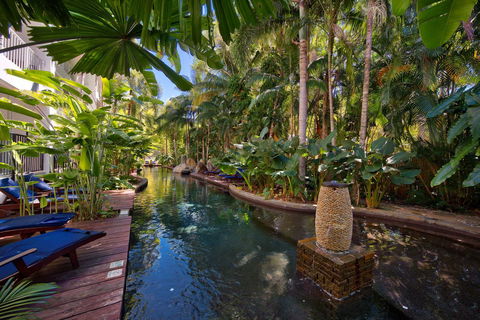 Palm Cove Paradise - Couples Spa Beach Getaway - Accommodation BNB 14