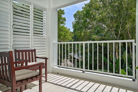Palm Cove Paradise - Couples Spa Beach Getaway - Accommodation BNB 10