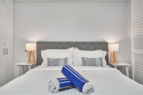 Palm Cove Paradise - Couples Spa Beach Getaway - Accommodation BNB 6