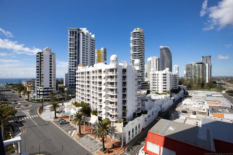 Qube Broadbeach - Accommodation BNB 10