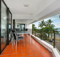 Roydon Beachfront Apartments - Accommodation BNB