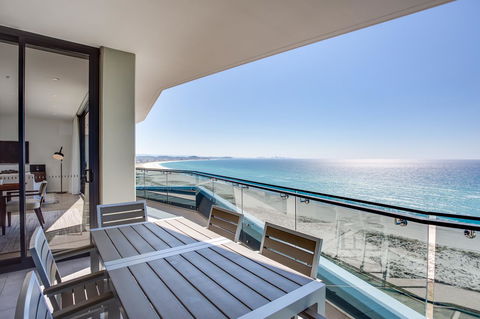 Iconic Kirra Beach Resort - Accommodation BNB 21