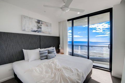 Iconic Kirra Beach Resort - Accommodation BNB 22
