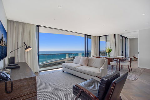 Iconic Kirra Beach Resort - Accommodation BNB 23