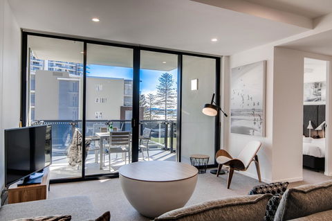 Iconic Kirra Beach Resort - Accommodation BNB 9