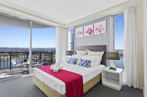 Beach Stay - Ocean & Riverview Resort Chevron Renaissance Central Surfers Paradise - Accommodation BNB 8