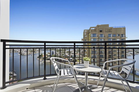 Beach Stay - Ocean & Riverview Resort Chevron Renaissance Central Surfers Paradise - Accommodation BNB 13