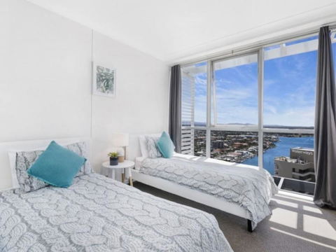 Beach Stay - Ocean & Riverview Resort Chevron Renaissance Central Surfers Paradise - Accommodation BNB 2