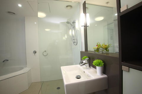 Monaco Caloundra - Accommodation BNB 35