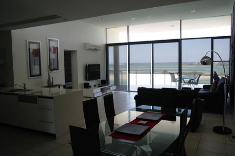 Monaco Caloundra - Accommodation BNB 43