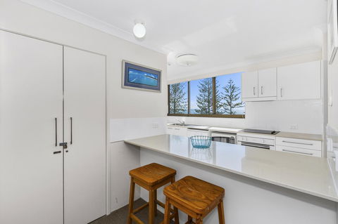 Columbia Beachfront Apartments On Rainbow Bay - Accommodation BNB 22