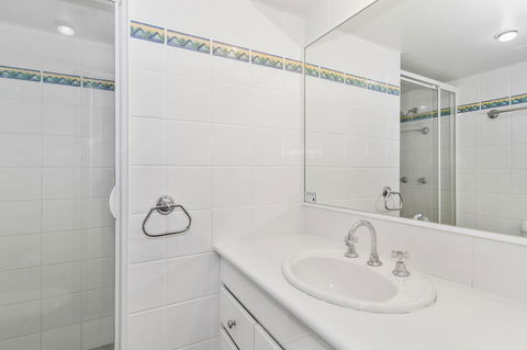 Columbia Beachfront Apartments On Rainbow Bay - Accommodation BNB 31