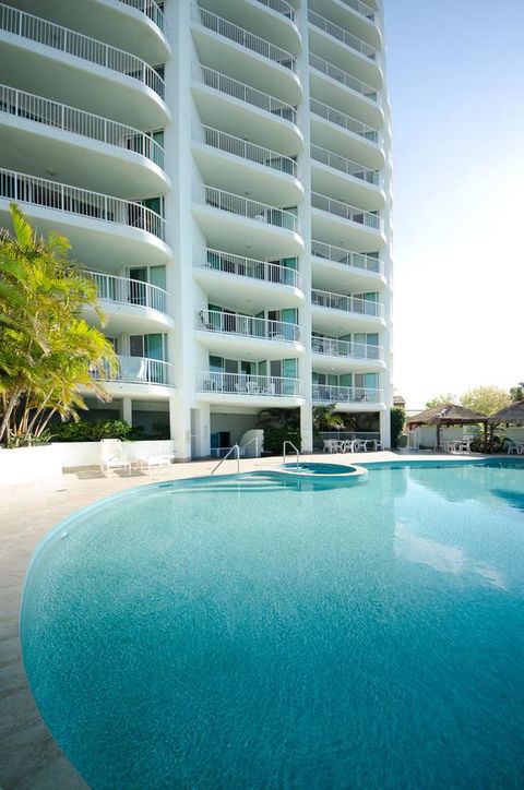 Crystal Bay On The Broadwater - Accommodation BNB 5