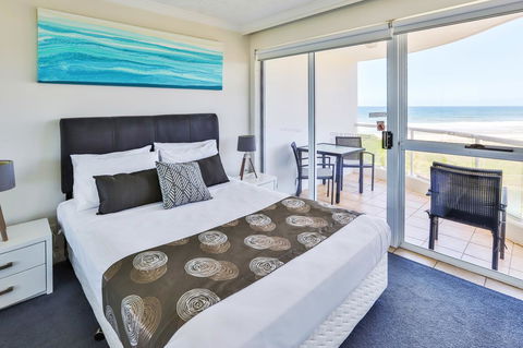 Regency On The Beach - Accommodation BNB 3