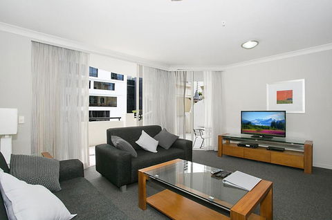 Towers Of Chevron - Private Apartment - Accommodation BNB 2