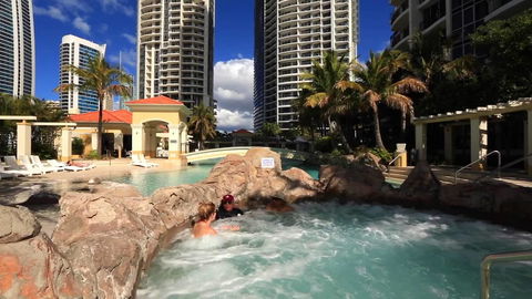 Towers Of Chevron - Private Apartment - Accommodation BNB 10
