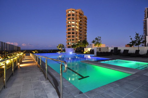 Luxury 3 Bedroom In Heart Of Broadbeach - Accommodation BNB 11
