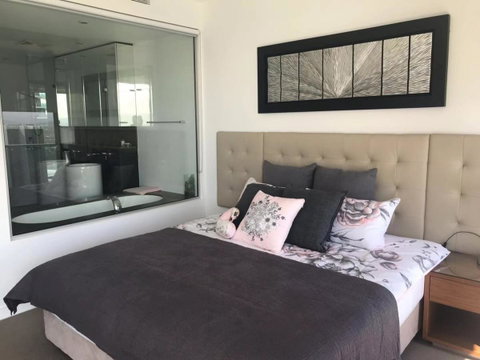 Luxury 3 Bedroom In Heart Of Broadbeach - Accommodation BNB 16