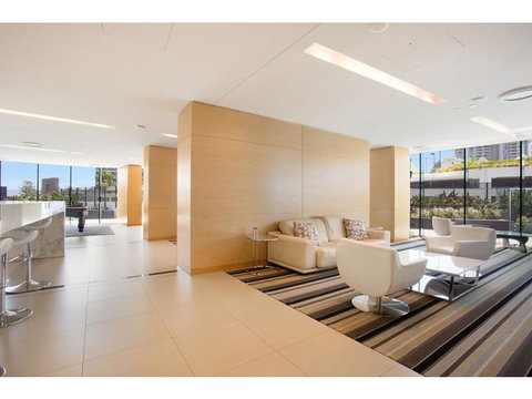 Luxury 3 Bedroom In Heart Of Broadbeach - Accommodation BNB 8