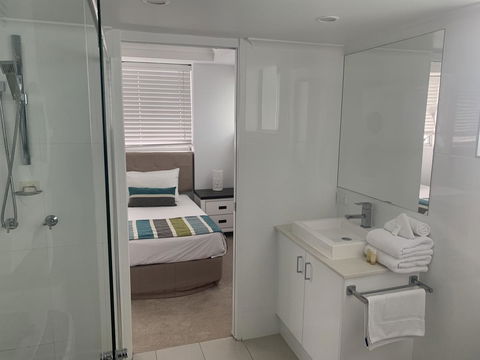 Ocean Plaza Resort - Accommodation BNB 13