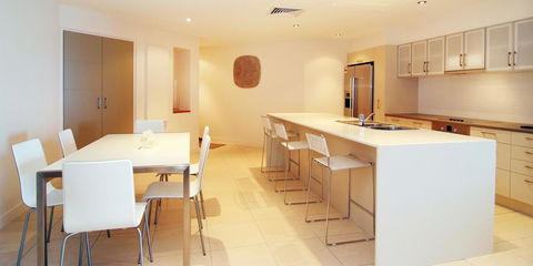 Coral Cove Apartments - Accommodation BNB 24