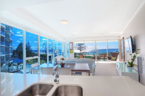 Reflection On The Sea - Accommodation BNB 2