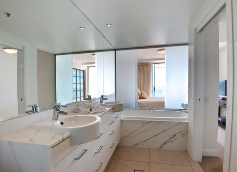 Reflection On The Sea - Accommodation BNB 31