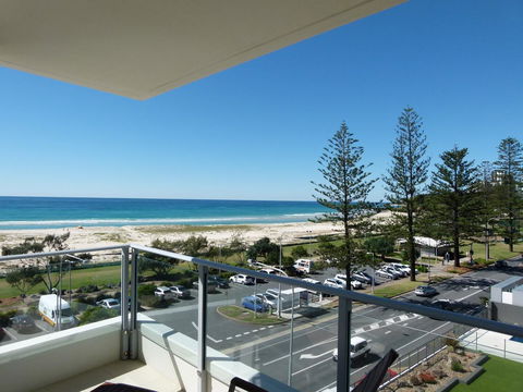 Pure Kirra - Accommodation BNB 12