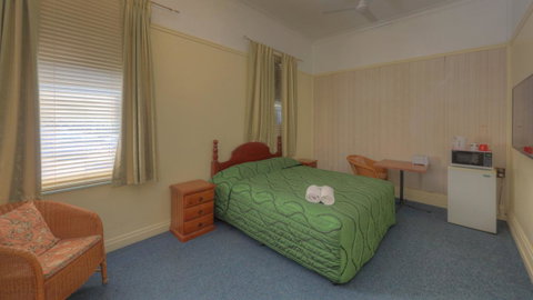 The Park Motel - Accommodation BNB 1