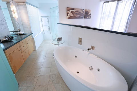 Oceans Mooloolaba - Accommodation BNB 8