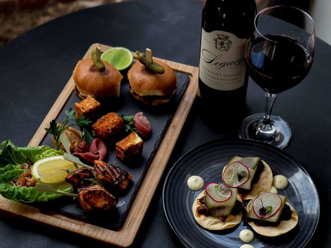 Pullman Cairns International - Accommodation BNB 35