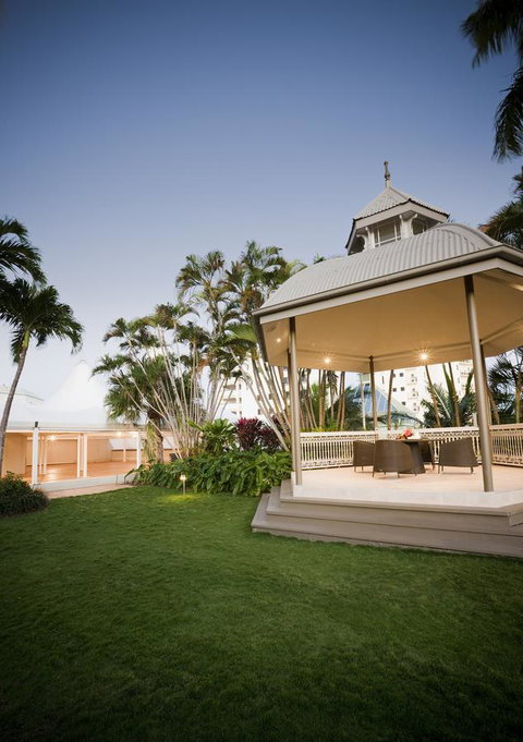 Pullman Cairns International - Accommodation BNB 25