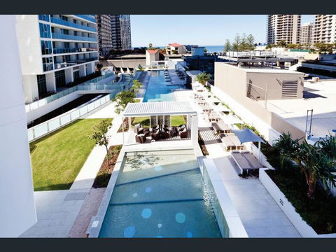 H Star Residences-- Paradise Stayz - Accommodation BNB 4