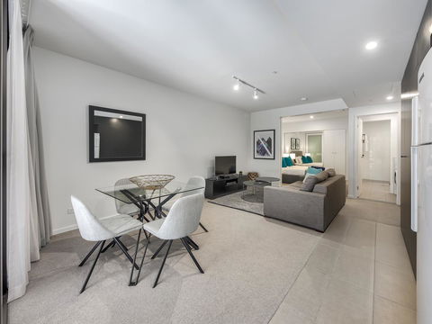 Opera Apartments South Brisbane - Accommodation BNB 24