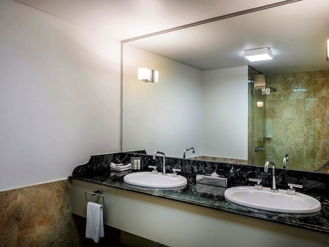 Pullman Brisbane King George Square - Accommodation BNB 42