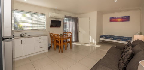 Bilinga Beach Motel - Accommodation BNB 37