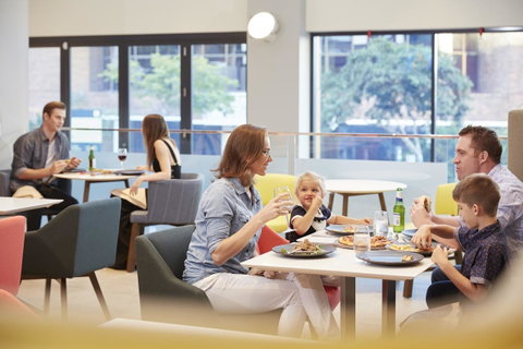 Holiday Inn Express Brisbane Central, An IHG Hotel - Accommodation BNB 7