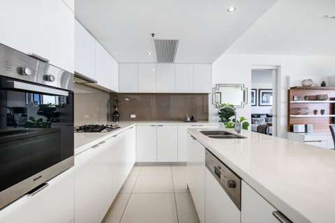 Ultra Broadbeach - Accommodation BNB 19