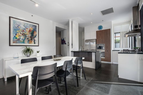 Ultra Broadbeach - Accommodation BNB 24