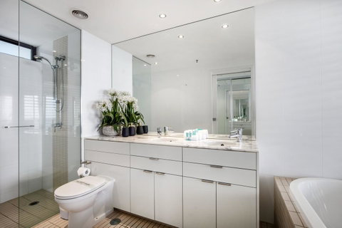 Ultra Broadbeach - Accommodation BNB 14