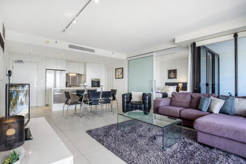 Ultra Broadbeach - Accommodation BNB 44