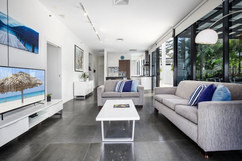 Ultra Broadbeach - Accommodation BNB 23