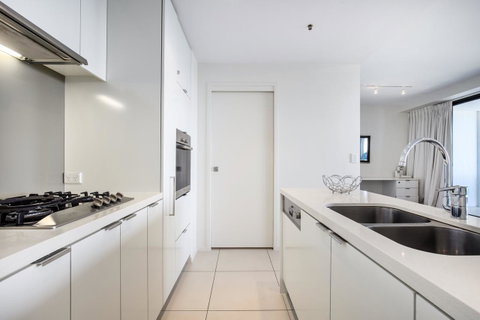 Ultra Broadbeach - Accommodation BNB 35