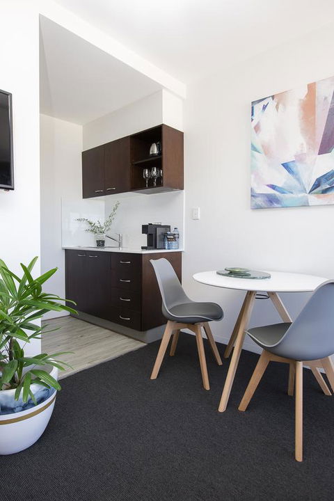 Ridge Apartment Hotel - Accommodation BNB 21